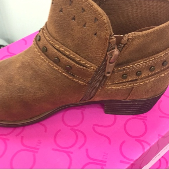 Brand new ladies cognac booties - Picture 2 of 11